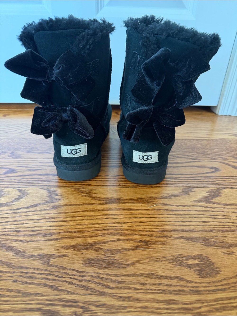 UGG Black Short Bow-Back Suede Boots